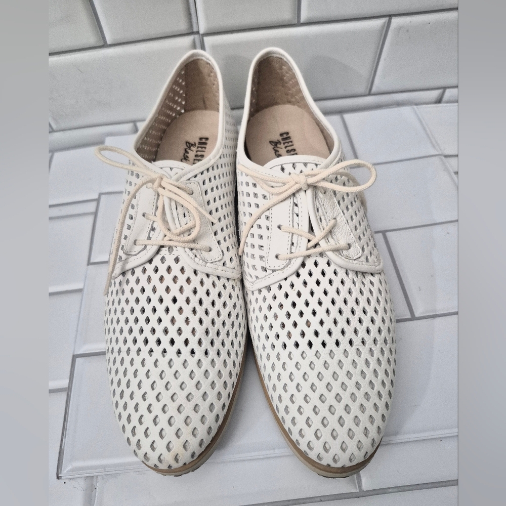 Chelsea Crew Black Label Woody Ladies White Leather Perforated Lace Up Oxford Sh